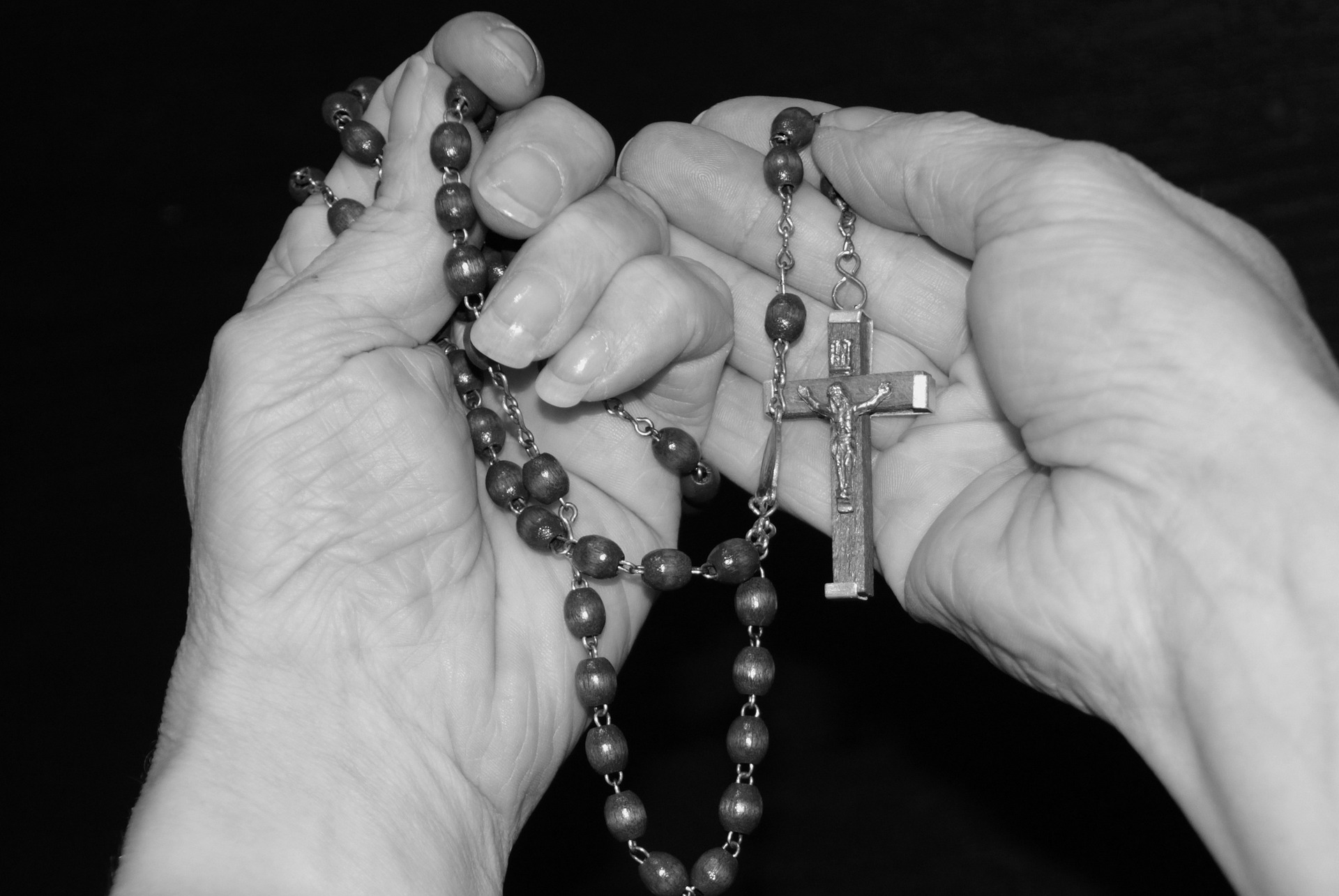 This Is What You Should Do With Your Old Or Broken Rosary
