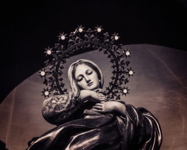 Very Powerful Prayer to Virgin Mary in Time of Trouble Very Powerful Prayer to Virgin Mary in Time of Trouble