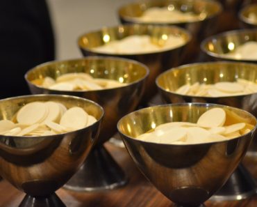 Can Just Anyone Receive the Holy Communion at Mass if They Desire To? Can Just Anyone Receive the Holy Communion at Mass if They Desire To?